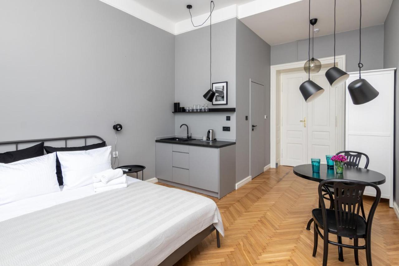 Barbacan Suites - Old Town Apartments - By Upstairs Krakow Exterior photo